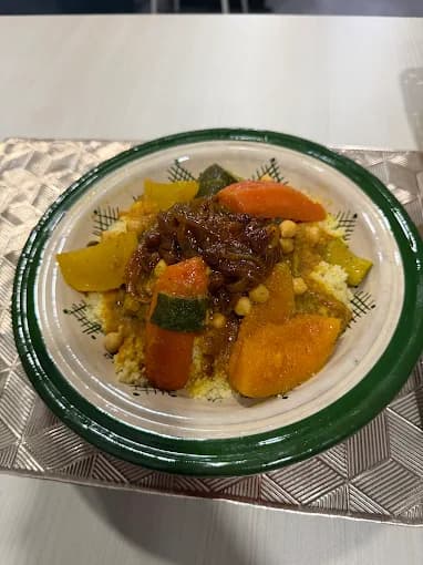 Cuscús Tradicional Marroquí con Verduras